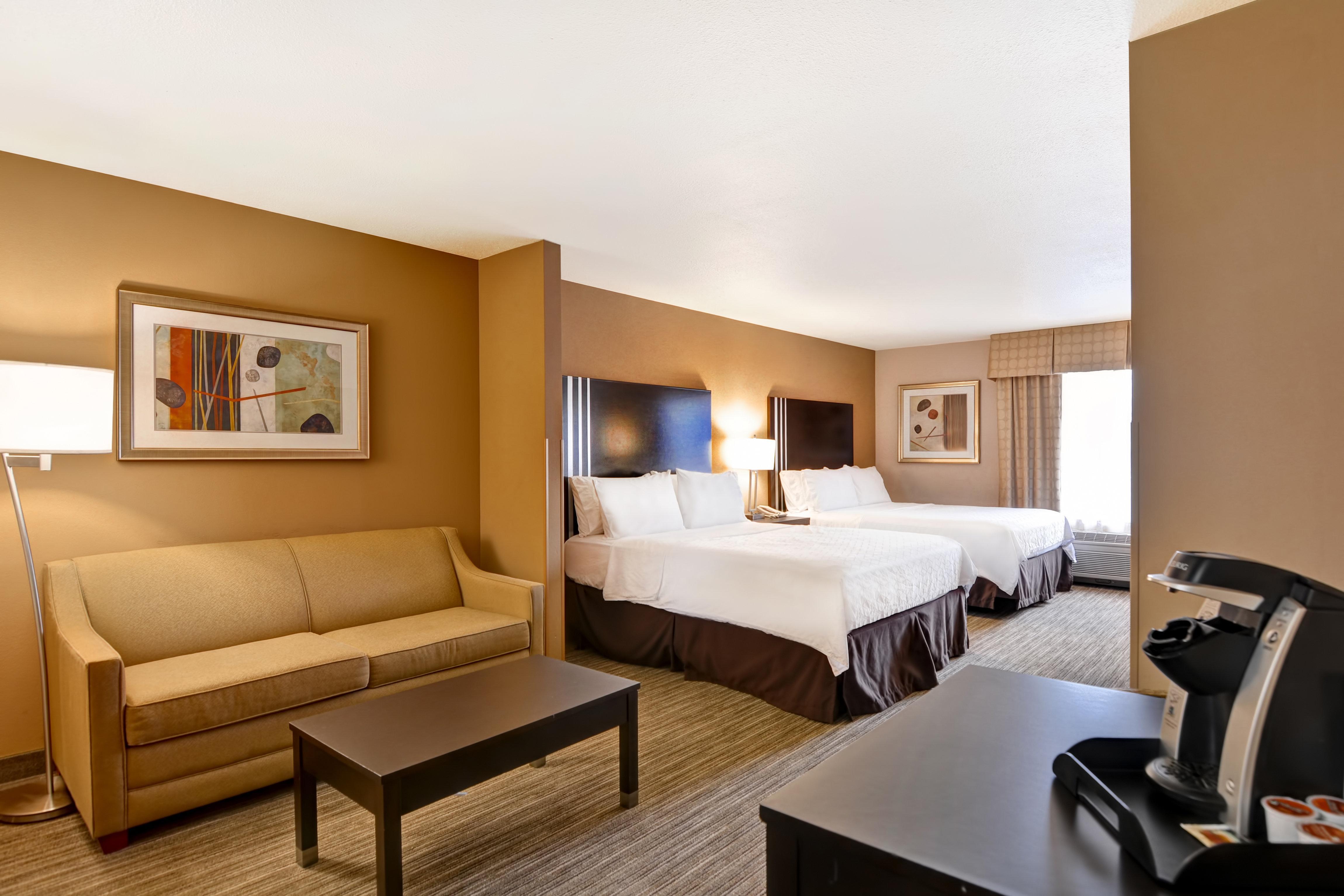 Holiday Inn Express Hotel & Suites Milwaukee-New Berlin By Ihg Exterior photo