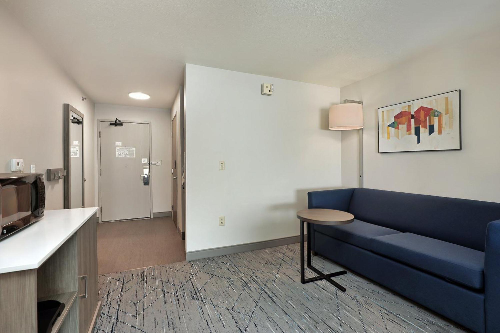 Holiday Inn Express Hotel & Suites Milwaukee-New Berlin By Ihg Exterior photo