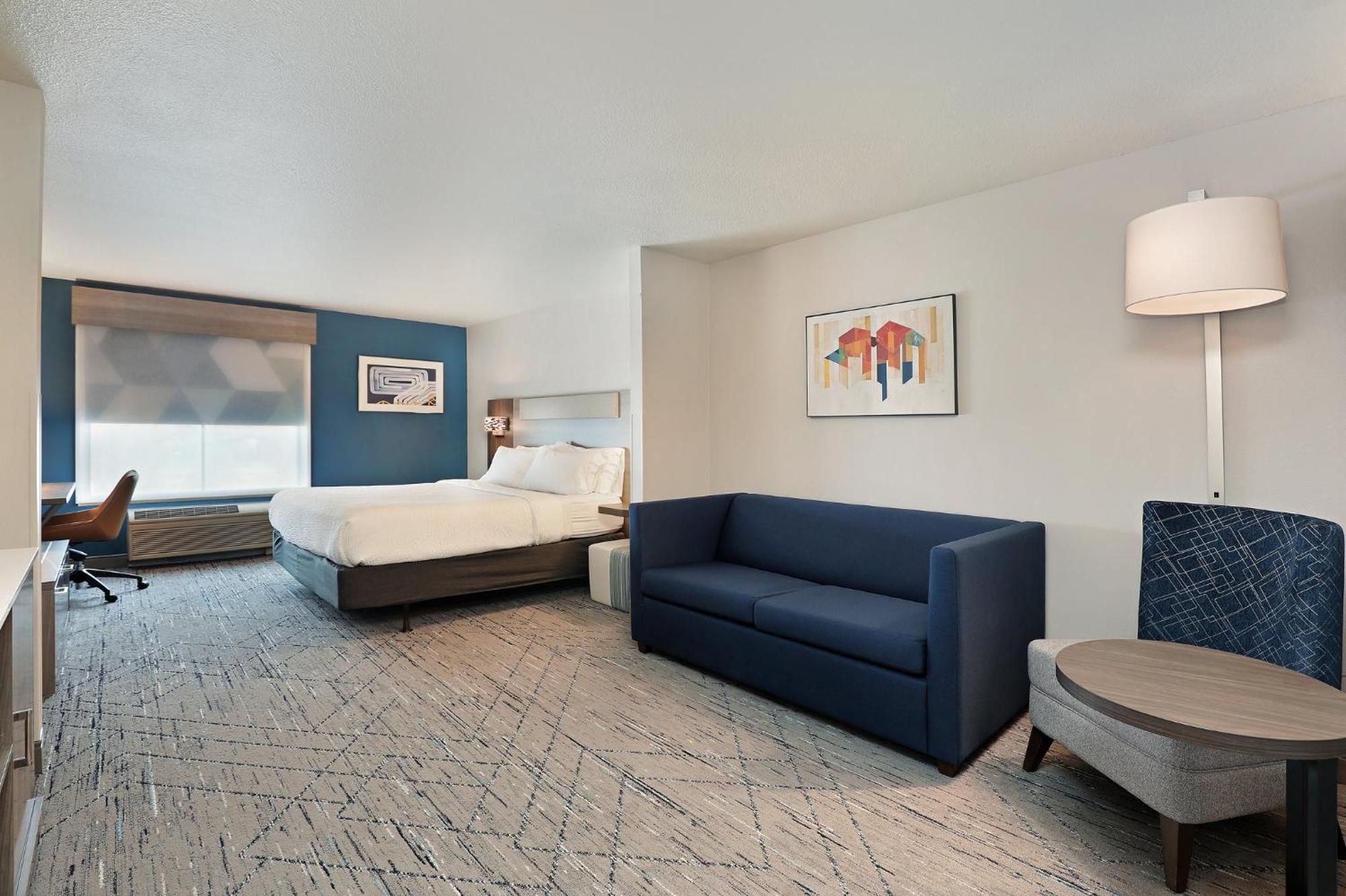 Holiday Inn Express Hotel & Suites Milwaukee-New Berlin By Ihg Exterior photo